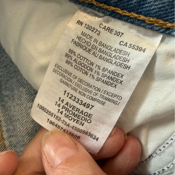 Wrangler High Rise Distressed Mom Dad Roll Shorts Denim Blue Jean Shorts Size 14 - Picture 8 of 11